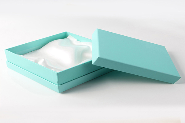 上海做标签印刷排名价格表！上海速腾包装印刷有限公司和上海灿蕊工贸有限公司等价格实在不乱来！